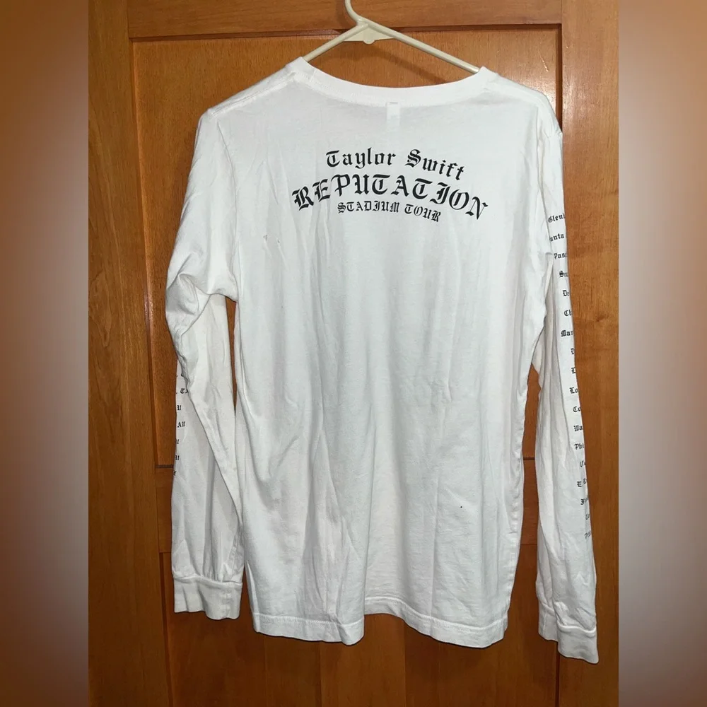 Taylor Swift Shirt Medium Country Pop Music Concert Tour Reputation Stadium - Picture 3 of 5